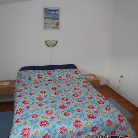 Sanja Apartment *